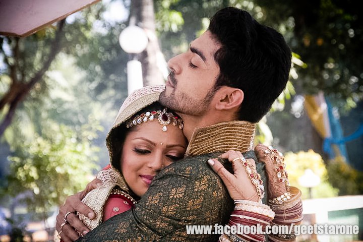 maaneet4ever's tweet photo. Happy 10th Wedding Anniversary my cutiepies #Maaneet😘❤️ #MaanSinghKhurana #GeetMaanSinghKhurana #GeetHuiSabseParayi #GHSP #GurTi #GurmeetChoudhary #DrashtiDhami https://t.co/K1ZEDubdTR
