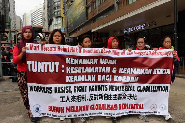 印尼工會： 印尼工會只有一個，成員很多。印尼的工會將議題也集中在工人權益上，時間精力也比較集中，也不會因為其他的議題有紛爭。Sring 是印尼工會主席和精神領袖，極有號召力，開會有效率，還會帶着成員們到處去行山，但工會事務也處理得井井有條。