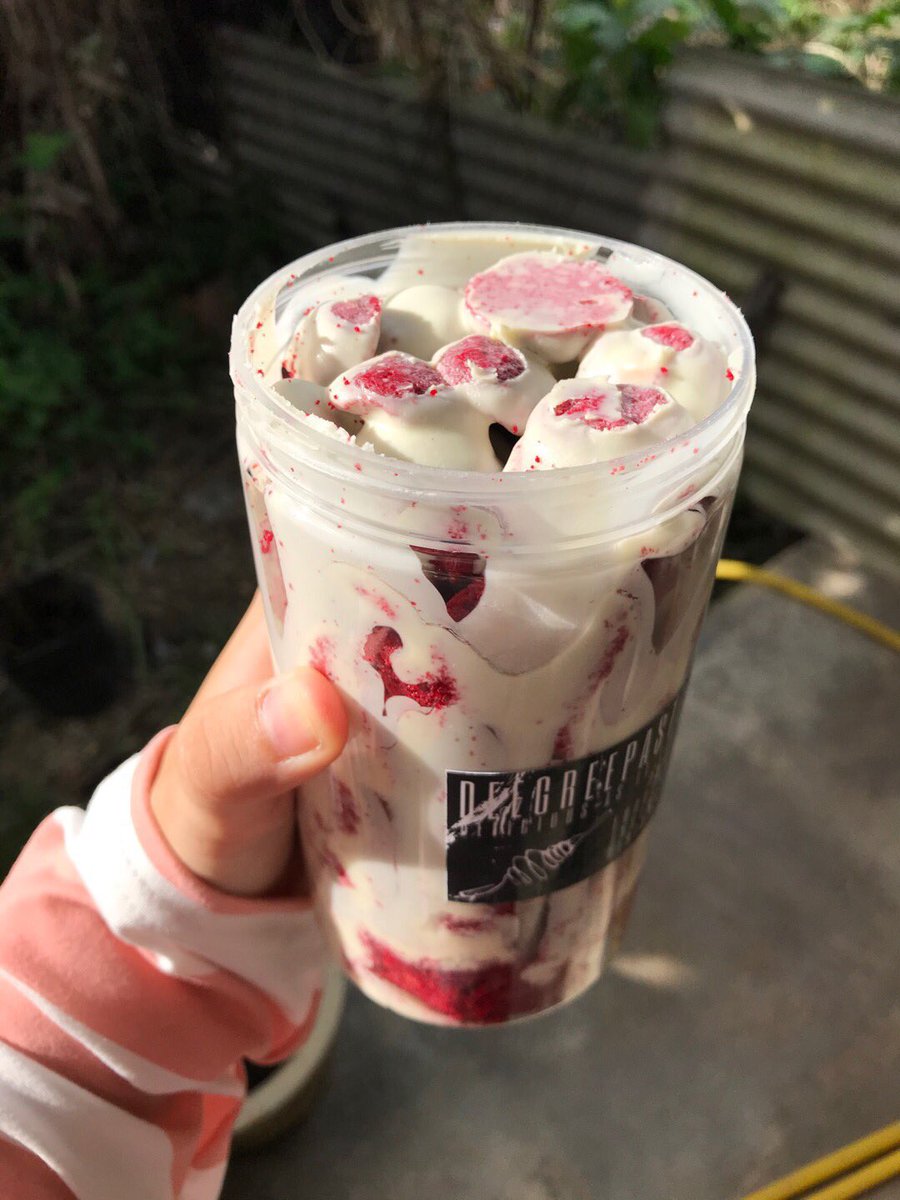 crave_sugar's tweet image. Hai Neelofa nak tumpang Tweet ya 

Red velvet melted cookies ❤️ and others, all for RM 25 only ✨

wasap.my/60146281097