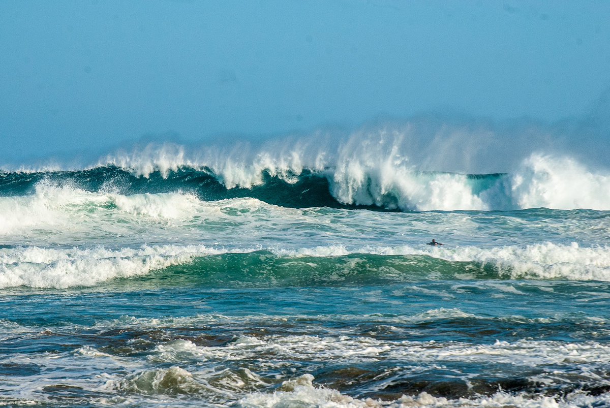 TrickCrandell's tweet photo. Bit of a fun run of swell... always good to get a shot of your mate caught inside. #surfing #waves #caughtinside https://t.co/4060F50X6A