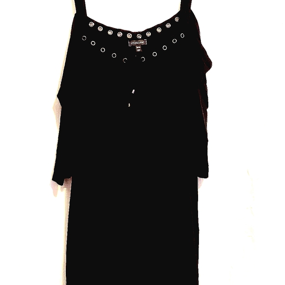 GinaMenarde's tweet photo. So good I had to share! Check out all the items I'm loving on @Poshmarkapp #poshmark #fashion #style #shopmycloset #dressbarn #fadedglory #avenue: https://t.co/c03xa0q4Ga https://t.co/0QwVXFhCGg