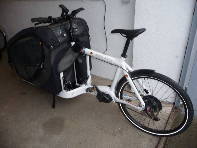 phil_grau's tweet photo. Internet!

Zeig mal, was du kannst!

Wem wurde dieses e-Bullitt in Brandenburg geklaut?

Es eilt extrem! #Followerpower

"Das einzige Rad was nicht zu geordnet werden kann!
Die Frist läuft am Freitag ab. Wenn sich der Besitzer nicht mehr meldet, bekommt der Dieb das Rad zurück." https://t.co/PR0LRvwnID