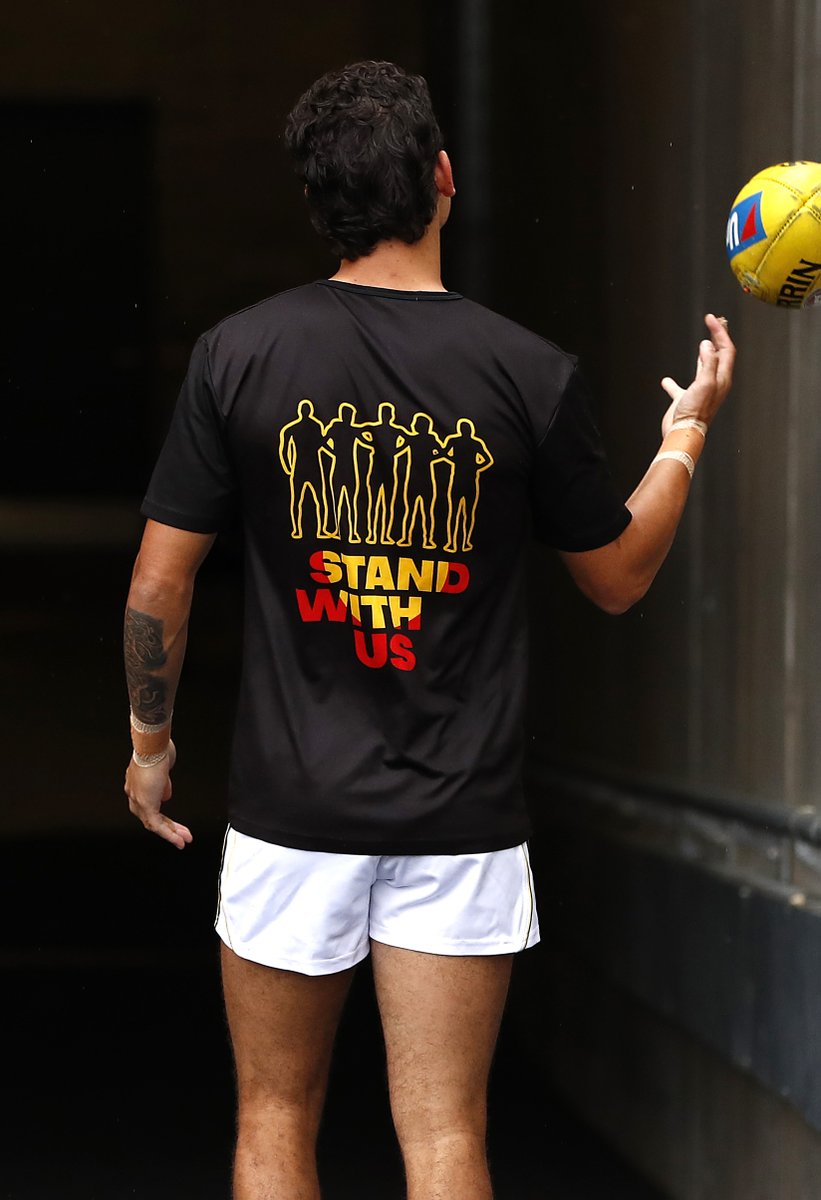 Richmond_FC's tweet photo. We at Richmond Football Club acknowledge today is a day of sadness for many of us.

We place enormous value on our connection with Indigenous Australia.

We stand united in our commitment to reconciliation and celebrating the survival of the world's oldest living culture ❤️💛🖤 https://t.co/qc0osHLLB2