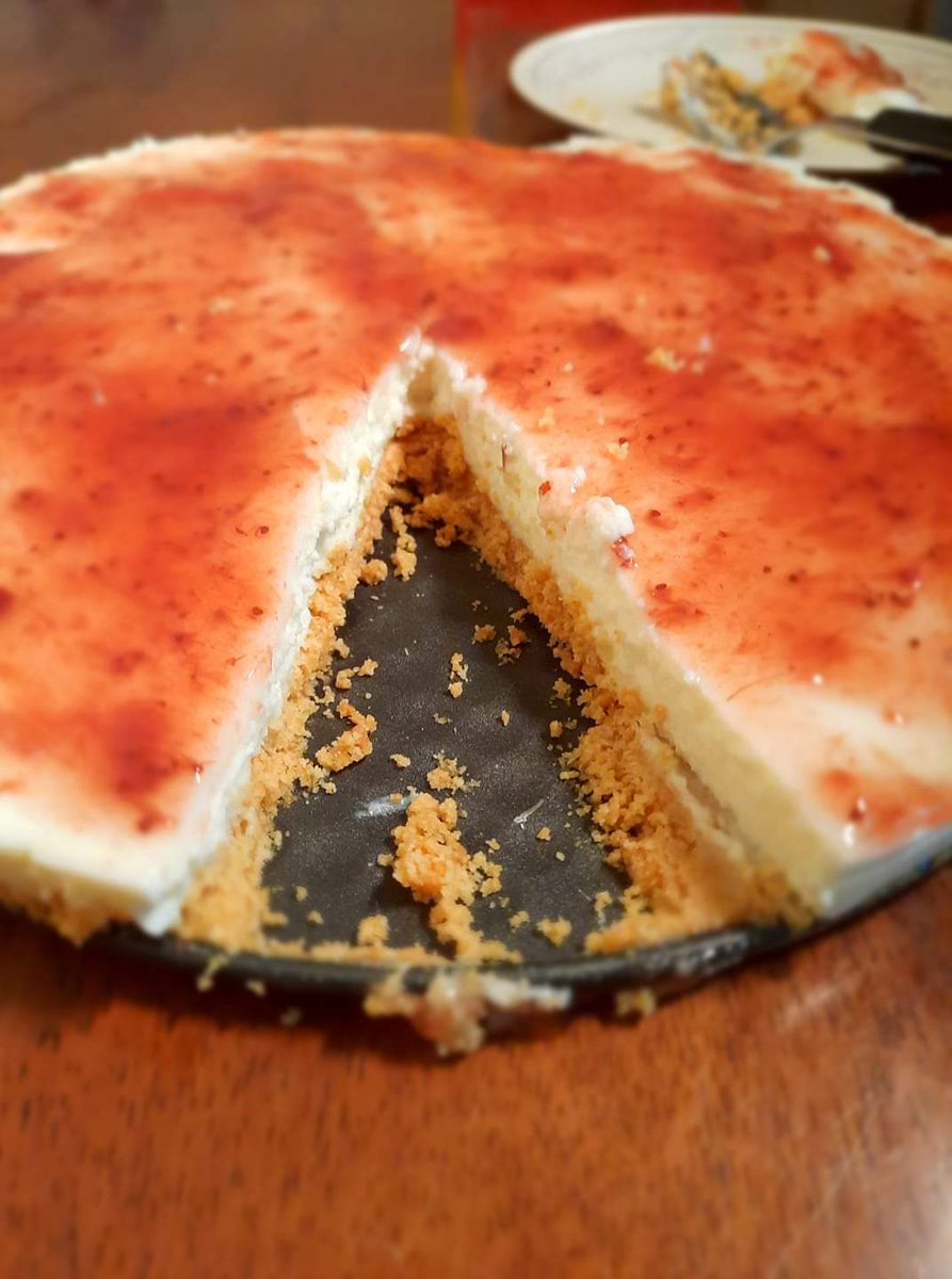 HDsKitchenShow's tweet photo. How about some Cheese Cake for breakfast? 😋

Made with a simple to follow cake mix from Betty Crocker KE.

#FBF from last week
#HDsKitchen https://t.co/NSv0ymkKP1