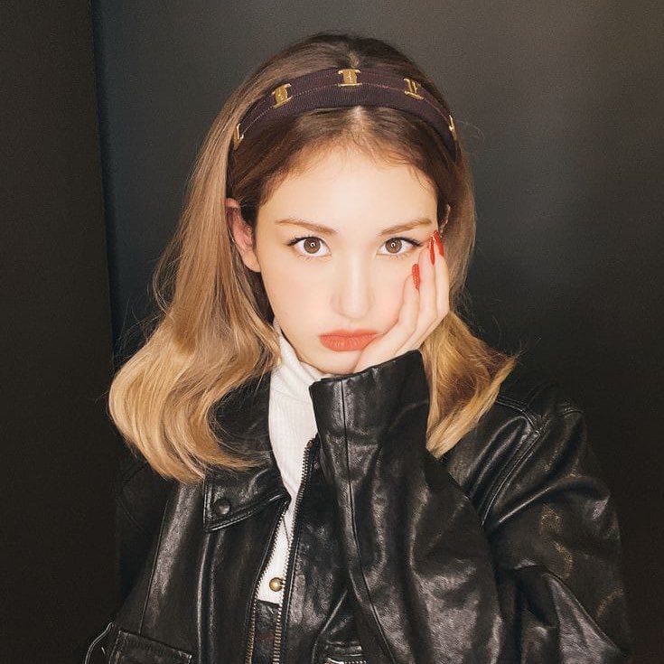 Hello! Want to be my friends?! I’m new here 😆.

Rt/like for mutualan
Dm for fambest

#rootrp #rp #rpindonesia #rpworld 
#roleplayerkpop #roleplayerindonesia #roleplayerkpop #rpindonesia