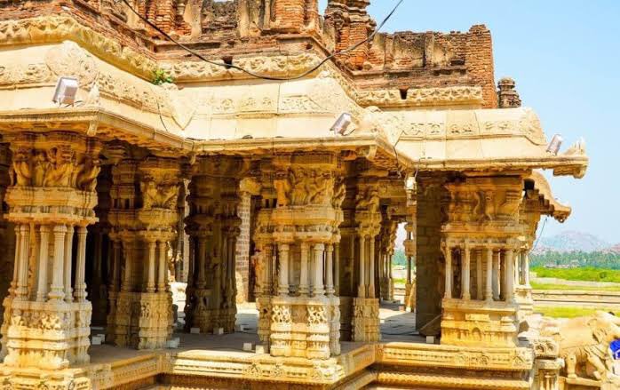 1. Mahamandapa: The Mahamandapa or main hall of the Vitthal temple is in the inner courtyard of the temple complex. It is a composition of immense beauty. Its base is decorated with carvings of warriors, horses, swans and many other decorative designs.
