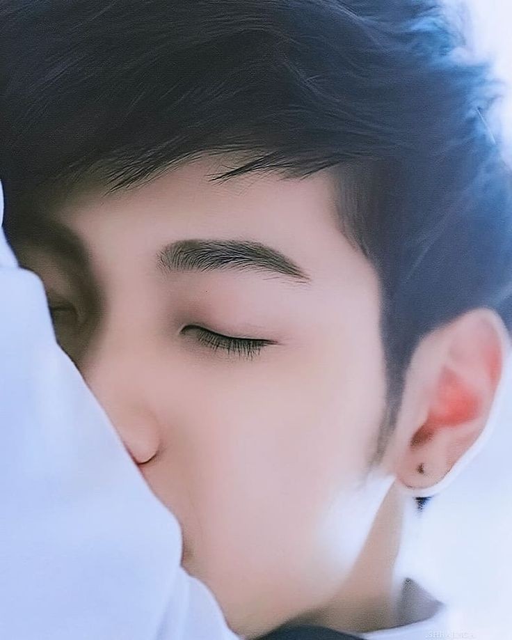 Ini kumpulan foto yang menurut gua singto gemes.Special tag  @_Neavy