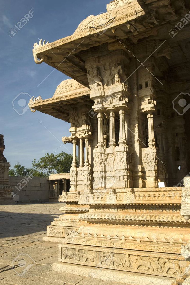 The Mahamandapa consists of four small halls. The temple has forty pillars in the façade. The height of each of these pillars is 10 feet. There are 16 densely decorated pillars in the central part of the Mahamantap.