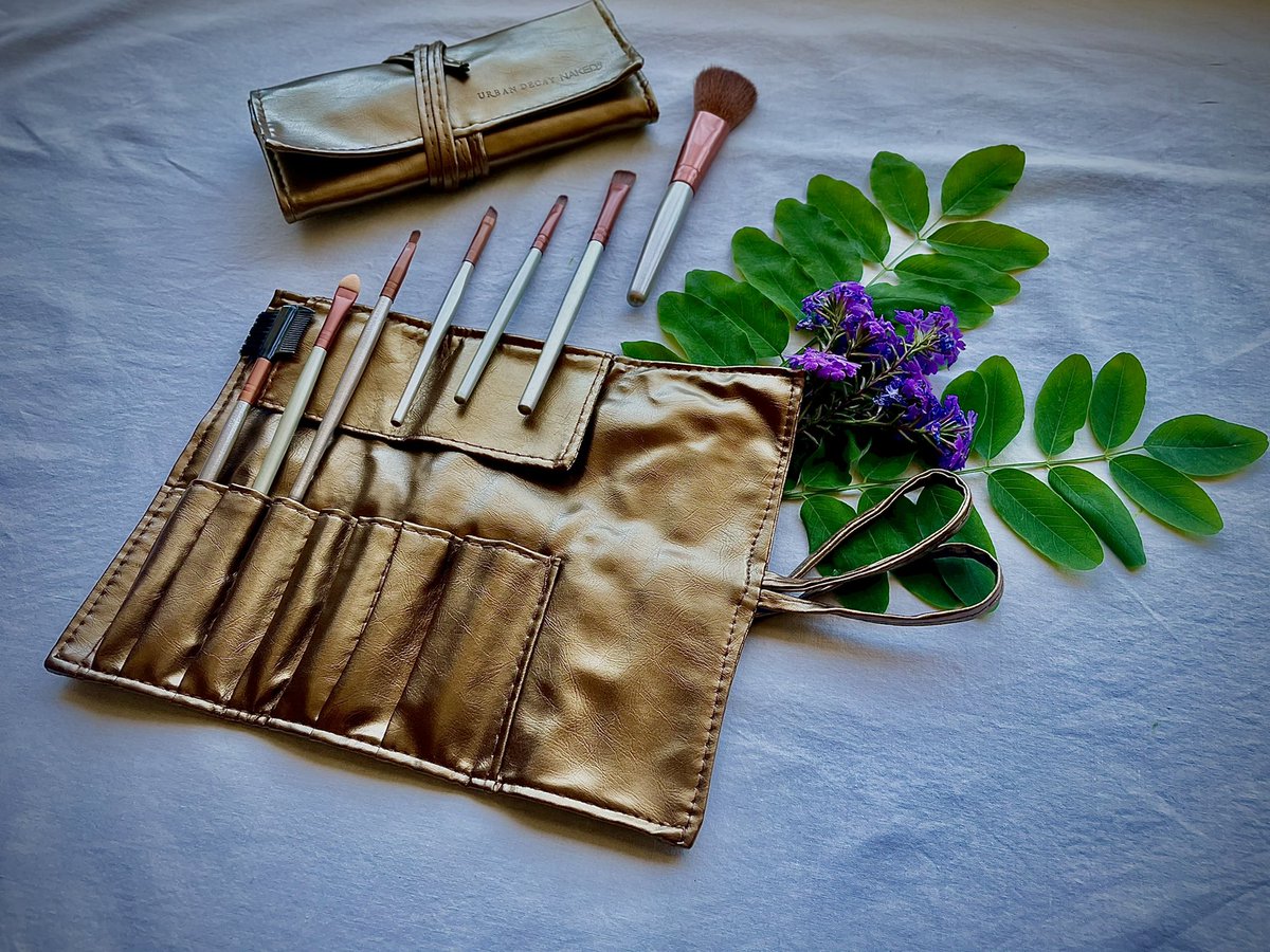 Tumii_Frost's tweet photo. 🚨🚨 MAKE-UP BRUSHES AVAILABLE 🚨🚨

7 piece set - R70
10 piece marble set - R150
32 piece marble set - R260

Free delivery in Bloemfontein and delivery fee nationwide.

Please DM me for any further inquiries 🌸 https://t.co/RJu2CDYTBd