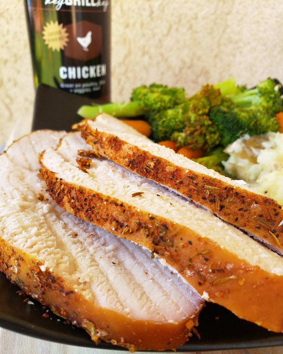 PatioProvisions's tweet photo. 🦃Smoked turkey breast with our Chicken Rub made for a flavorful and delicious weeknight dinner! 😋

#turkeybreast #turkeydinner
 #chickenrub #bbq #smokedmeat #hungry #grilling #bbqlovers https://t.co/YYCRnkSS0f
