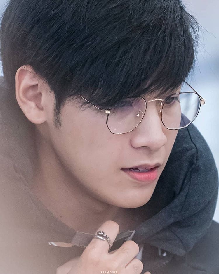 Ini kumpulan foto yang menurut gua singto gemes.Special tag  @_Neavy