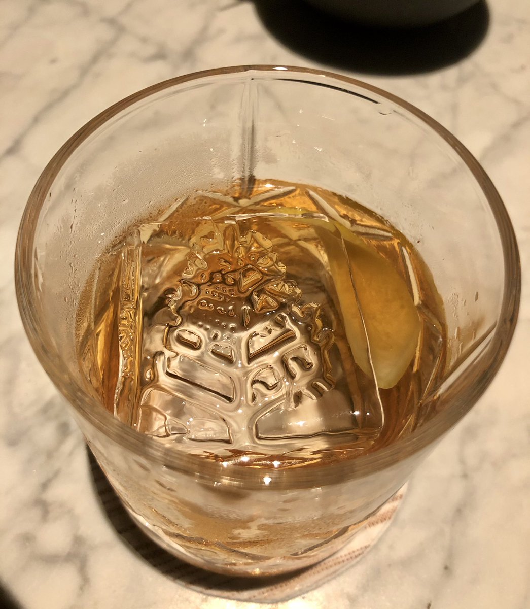 anirbanblah's tweet photo. - Mescal Negroni 
- Tennessee Whiskey, Bianco syrup, citrus bitters 

Excellent cocktails at Copitas @FourSeasons Bangalore 

#blahdrinks #alcohol #cocktail #cocktails #bangalore #bangalorediaries @fourseasons https://t.co/vVpP2Eq4QF