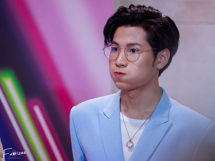 Ini kumpulan foto yang menurut gua singto gemes.Special tag  @_Neavy