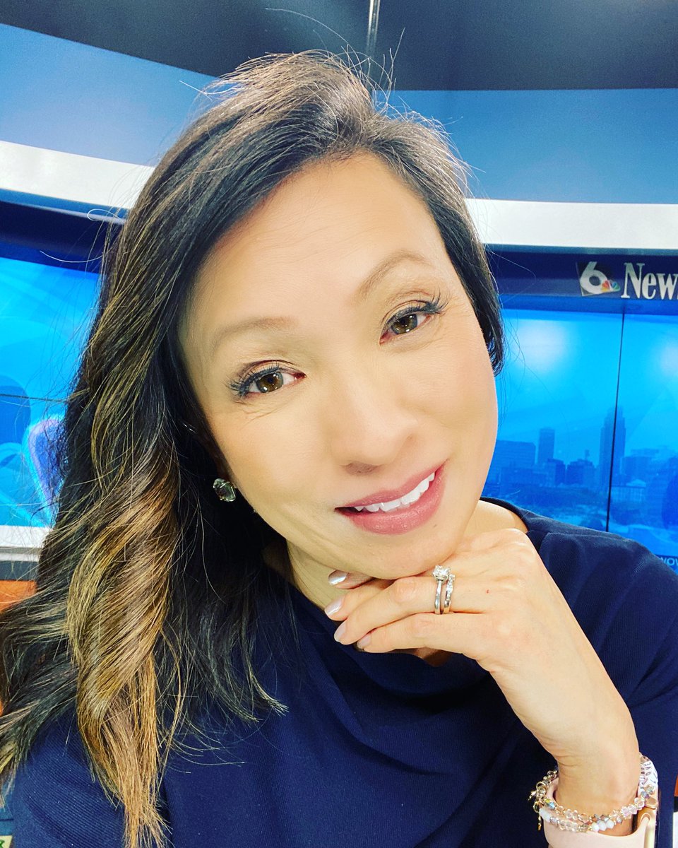 SharonChenTV's tweet photo. #thursday and that’s a wrap!  Tomorrow #Friyay
🙌🏻🙌🏻🙌🏻

#almostthere #tomorrow #onlyadayaway #anniesaiditbest #friday #tgif https://t.co/aLgIjfDZTC