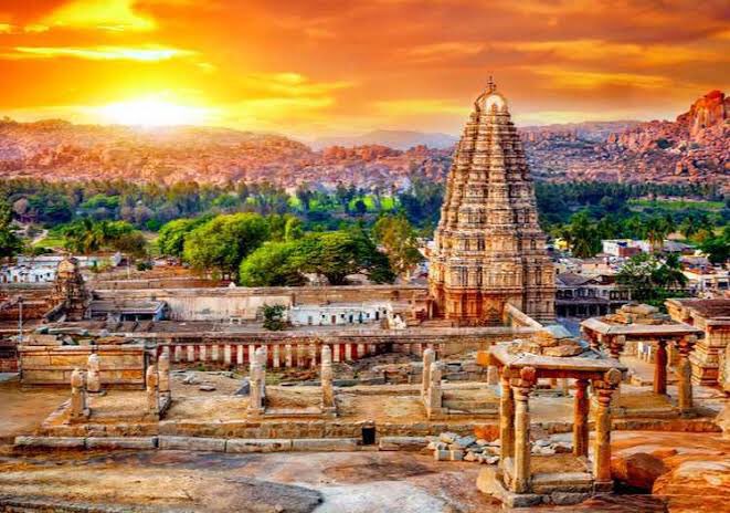  #Thread on HAMPIHampi, a small village in Karnataka & according to the 2014 statistics, it is the most googled place of Karnataka. Although this village is already in ruins, but, it is still included in the UNESCO due to the extraordinary beauty of the temples & monuments.