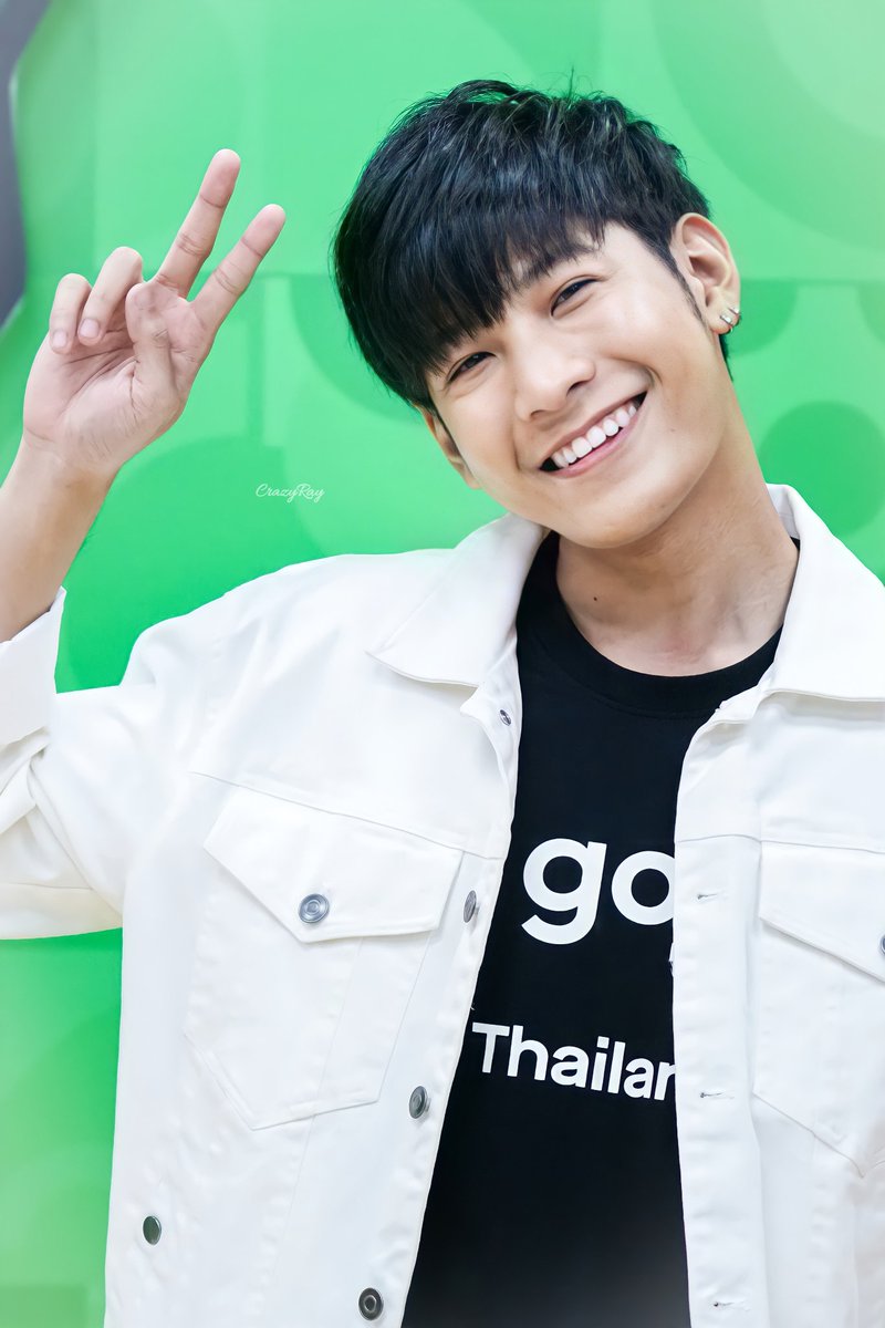 Ini kumpulan foto yang menurut gua singto gemes.Special tag  @_Neavy