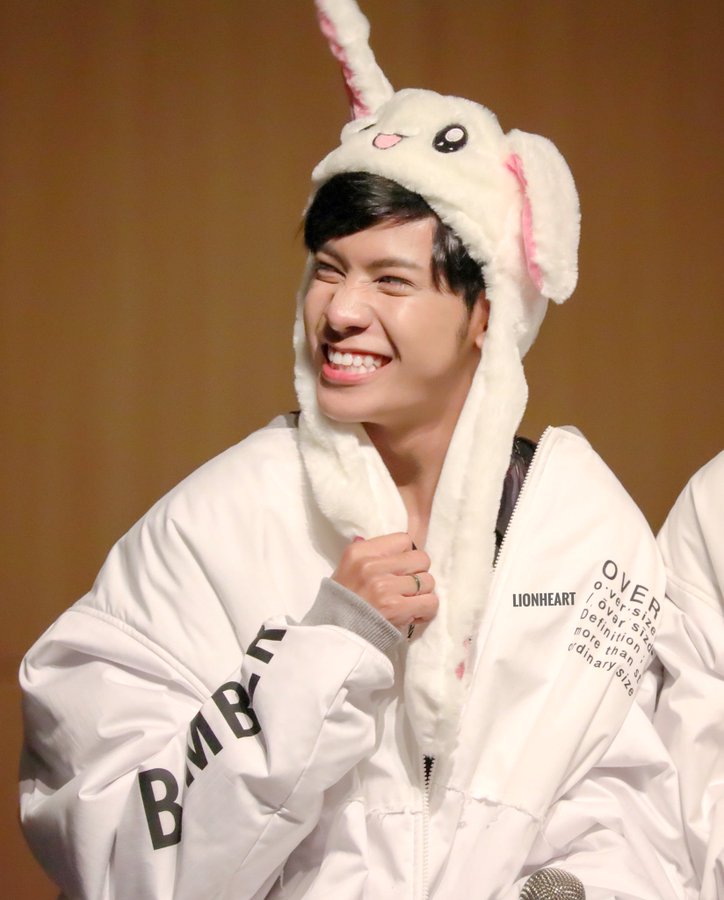 Ini kumpulan foto yang menurut gua singto gemes.Special tag  @_Neavy