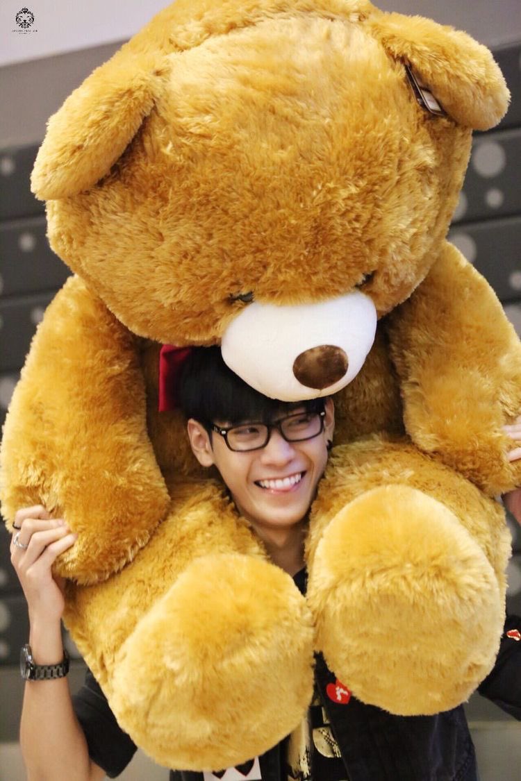 Ini kumpulan foto yang menurut gua singto gemes.Special tag  @_Neavy