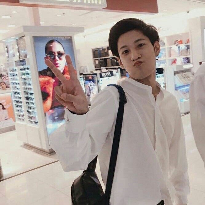 Ini kumpulan foto yang menurut gua singto gemes.Special tag  @_Neavy