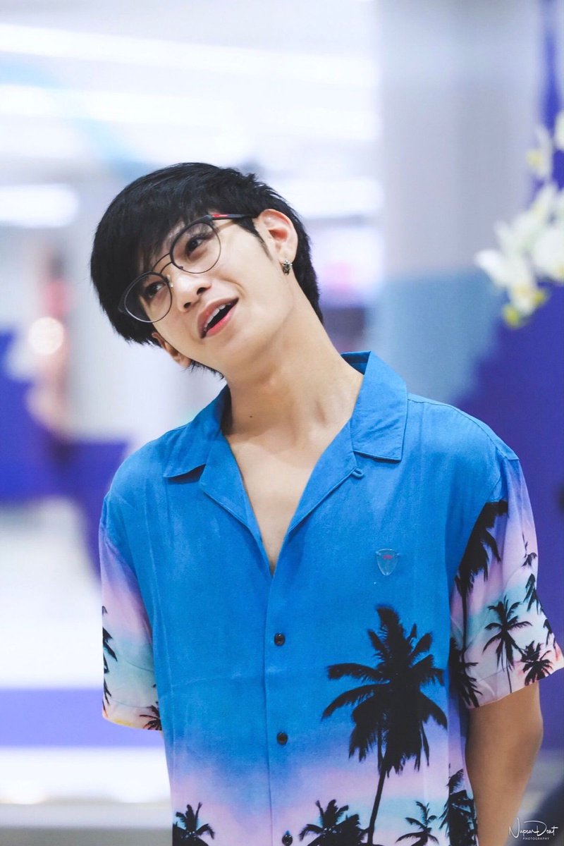 Ini kumpulan foto yang menurut gua singto gemes.Special tag  @_Neavy