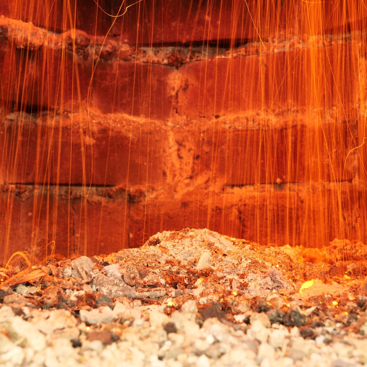 Impurities within the clay ‘stain’ the brick to change the colour or give a brindle appearance. Oxidising conditions at 900°C-1000°C turn most bricks red, but above these temperatures the colours darken. :  @danielbridge7/