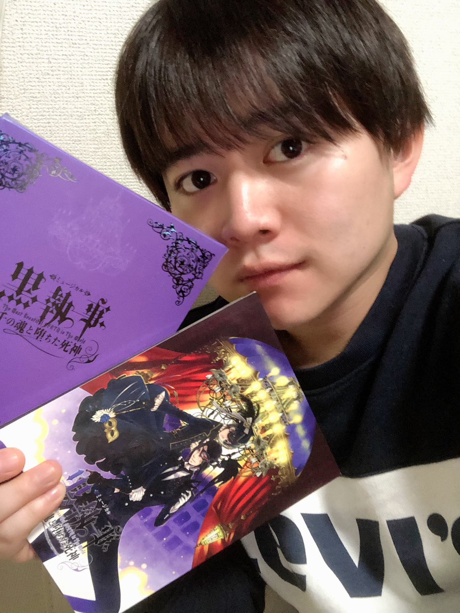 西井幸人 Youtube見てたら関連で自分の出てきて無性に観たくなって久々に黒執事 素敵な衣装着せてもらったなー いろんな思い出が あの時14歳かーとか思いながらニヤニヤしてしまった 今年やる黒執事は観に行きたいなー 黒執事 生執事 T 西井幸人 Youtube見てたら関連で自分の出てきて無性に観たくなって久々に黒執事 素敵な衣装着せてもらったなー いろんな思い出が あの時14歳かーとか思いながらニヤニヤしてしまった 今年やる黒執事は観に行きたいなー 黒執事 生執事 T