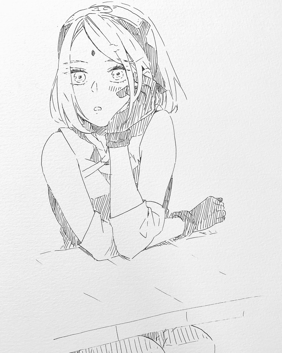 一発描きスケッチがついに1000枚目✨👀まだまだ拙いですがもっと描いて上手くなりたい😤 ちなみに右が1枚目です🌸