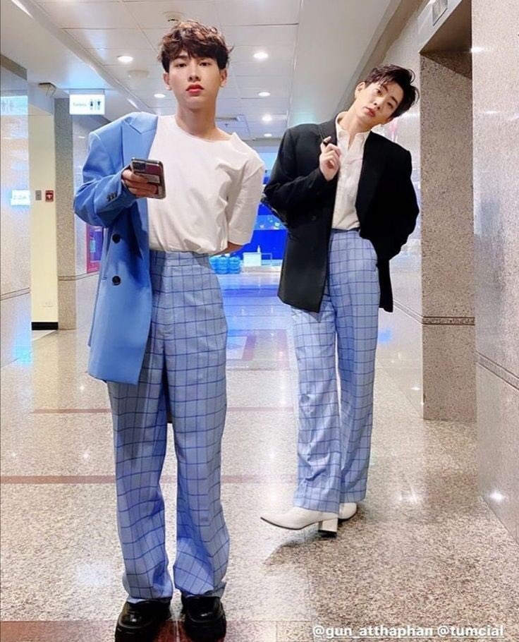 ﹏﹏﹏﹏﹏﹏﹏﹏18.01.2021
# WinterBallRBXX

—Barry había ido con <a href="/DandelionFB/">Lion</a> al baile de invierno de Villa RB por segundo año consecutivo.—