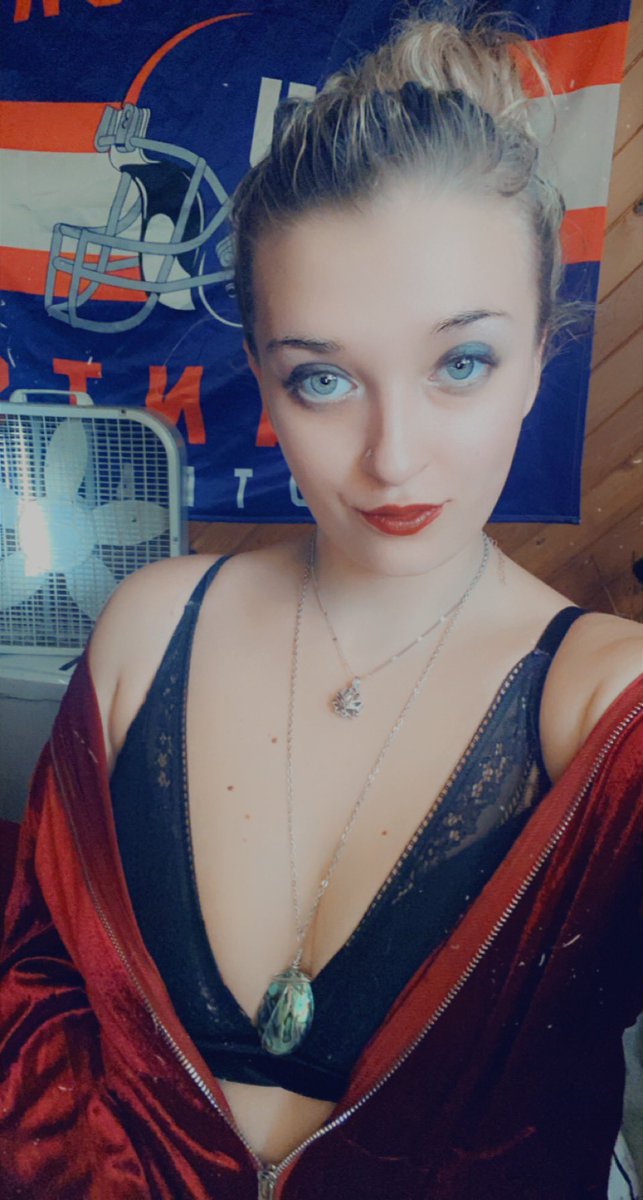 Hard times in covid, trying to make a downplayment for a new fully owned house in my area! I will do anything to assure my son has a right further!! Anyone interested in buying any nudes or videos in exchange for some donations let me know , sm me