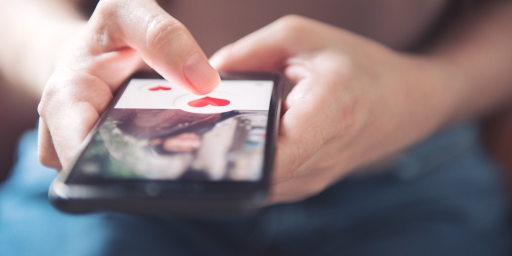 ICCFraudNet's tweet photo. UK victims of online romance fraud were conned out of more than £63m over the past year.
Action Fraud says 800 more cases were reported in 2020 than the previous year. Read more here 👉 https://t.co/bfRWqnrDDk
#FraudNet #RomanceFraud #Fraud #ActionFraud #UKFraud https://t.co/haAh8YEBqR