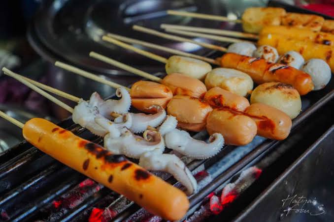 ลูกชิ้นทอด 🔁                ลูกชิ้นย่าง ❤️