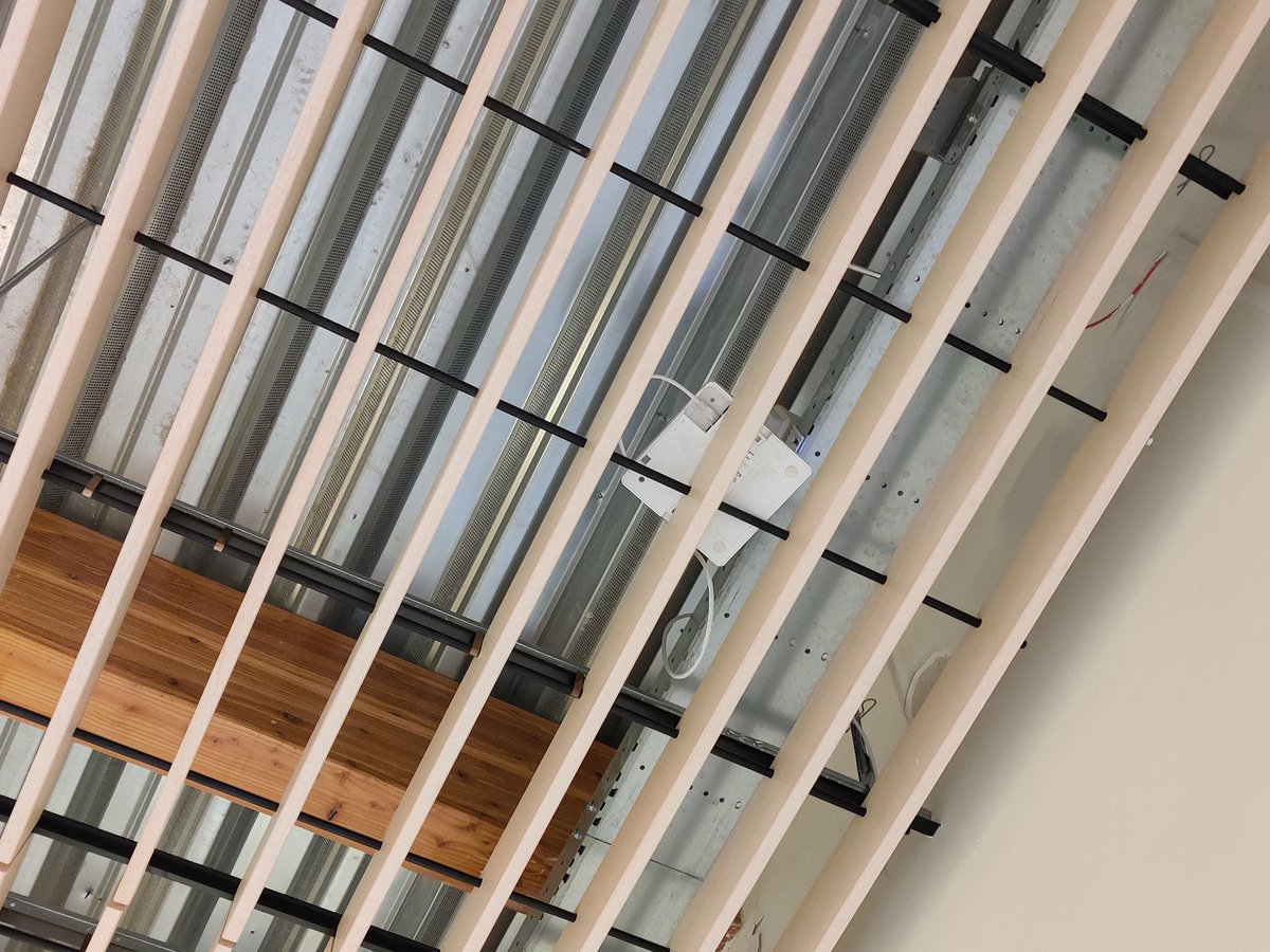 AP lying upside down pointed towards a metal ceiling #badfi