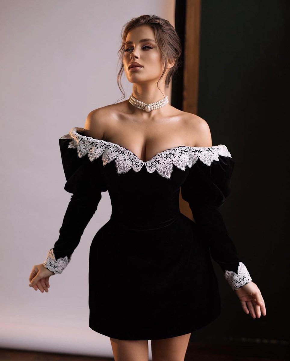 EstiloDF's tweet image. #TipDeModa Si no sabes qué ponerte para una ocasión especial, un vestido negro nunca falla 🖤 Es un básico que debes tener en tu armario. 

📸: magic__atelier