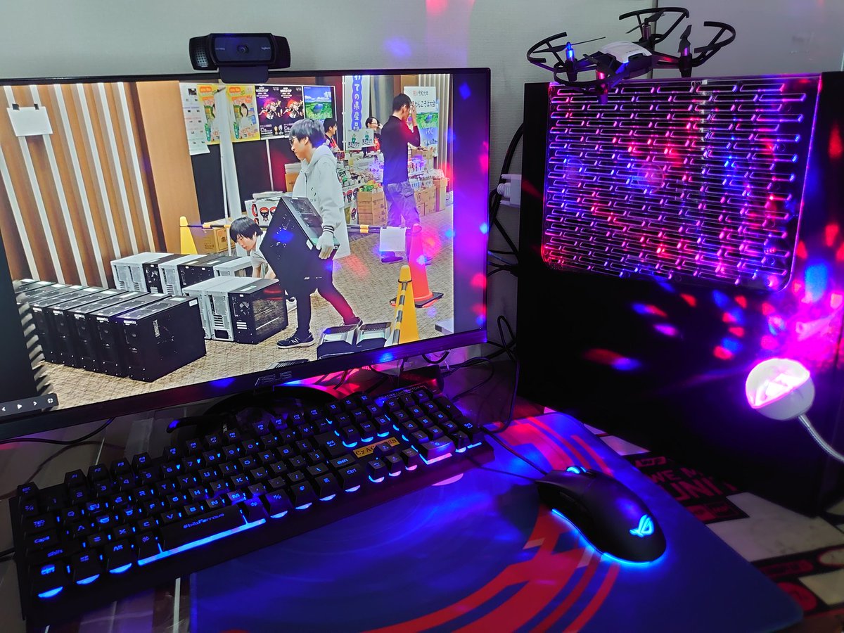 CyACgaming's tweet photo. 別の世界線で開催されている
G333Kですが
来場ゲーマーも無事セッティングが終わっているみたいです
皆さん在宅G333K楽しんでいますか？
ハッシュタグ
#在宅G333K
を付けて共有して行こう！ https://t.co/ZruDcpSoob