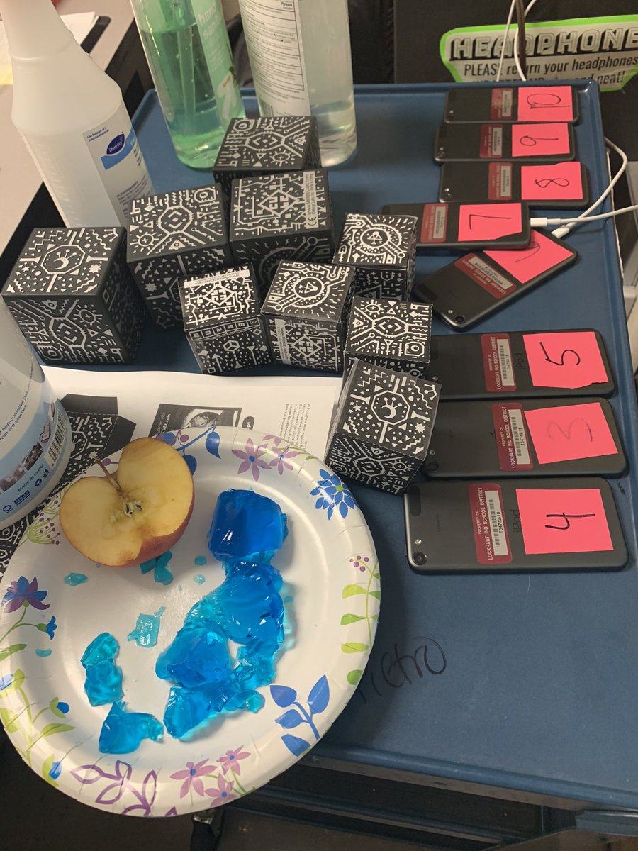 SciwithPie's tweet image. Teaching about the Earth Layer’s went a little bit different this year but there was jello, apple demo, and with the help of @MergeVR a little bit more exciting! @Lockhart_JH #earthlayers #sciencefun
