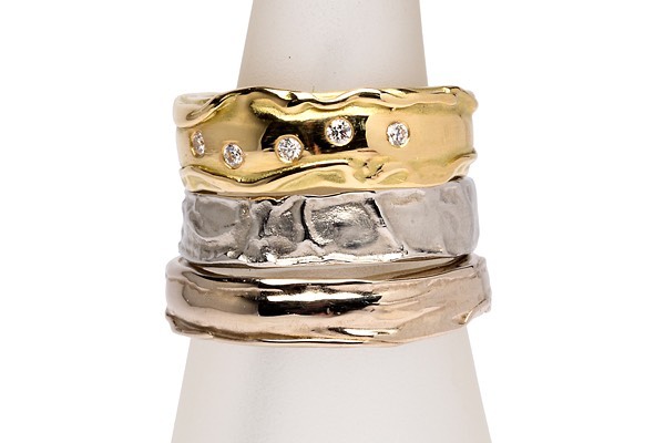 Treat yourself Thursday! ✨
Inspired by snow drifts and tundra landscapes, light reflects from the depths of the random folds.
Get in contact online or by calling the shop so we can get your package read.

#jewellery #tundra #rings #shoplocal