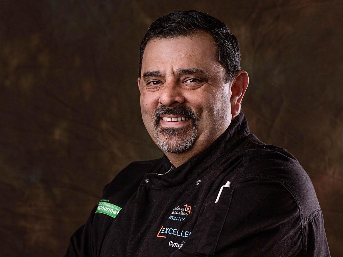 CafeSpiceNamast's tweet image. #Fridaymotivation
Namasté! We’re so excited Cyrus Todiwala is hosting our very first virtual #khaadraas (Greedy Pigs) Club tonight! It’s now fully booked but please follow Cyrus on his brand new Twitter account @chefcyrustodiw1 for news on future virtual Khaadraas club nights!