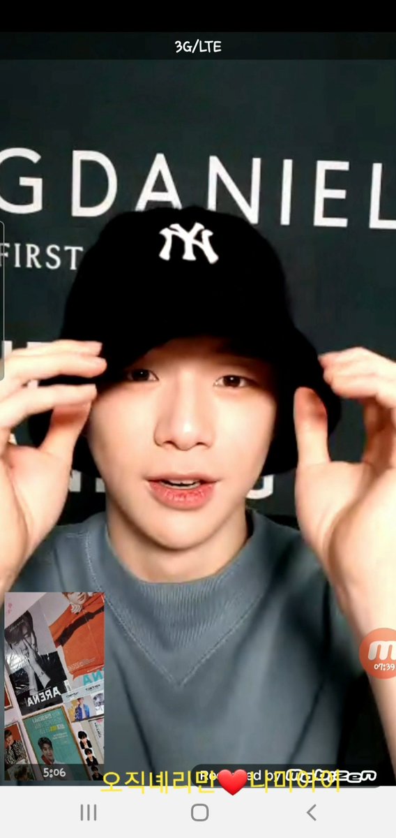 only_daniel2's tweet photo. 미안해 다니엘 ㅠ

마니 당황했지ㅠ 나도 놀랬다는 ㅠ

절대 너를 당황시킬려고 한거

아니고 귀여운 버젼이 보고싶어서ㅠ

왜 당황했었는지는

일욜에.... 또르르 ㅠ

#강다니엘 #KangDaniel 
#KANGDANIEL 
#소중한추억 #아트북영통 
@konnect_danielk https://t.co/VSWPGaRokM