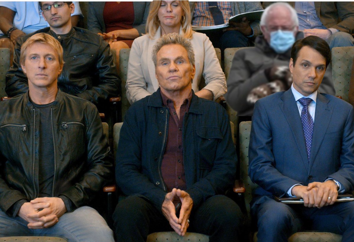 beja_'s tweet image. Freaking cold up in this city council meeting, right Bernie-San?#berniesmittens