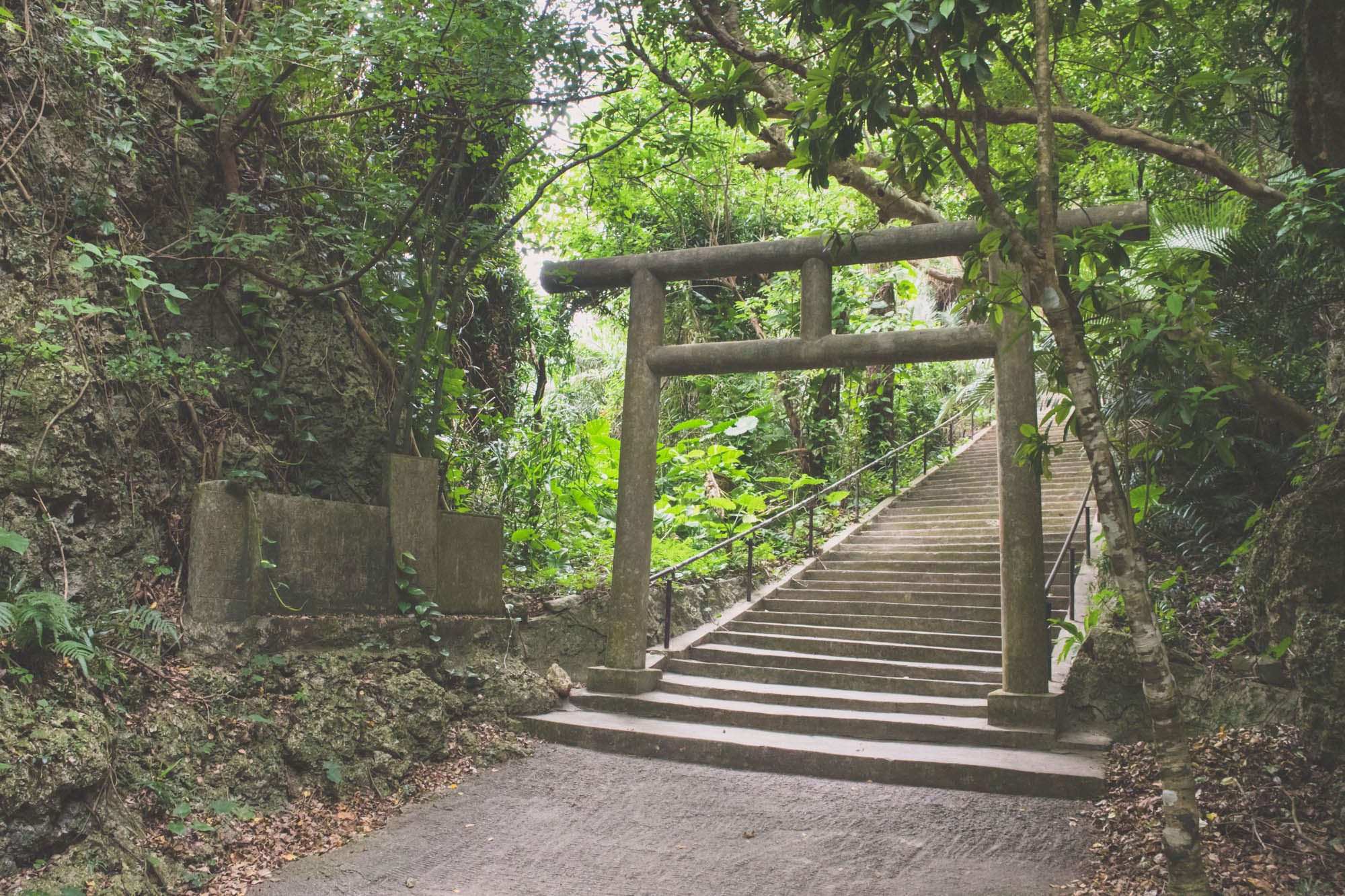 東方旅泊 Tohoryohaku 沖縄県 浜比嘉島の神秘的なパワースポット シルミチュー 東方旅泊 ぶらり東方旅泊 民泊 国内旅行 旅 旅行 旅行好き 旅の思い出 宿泊 観光 観光スポット ホテル Tohoryohaku Airbnb Hotel Japan T Co