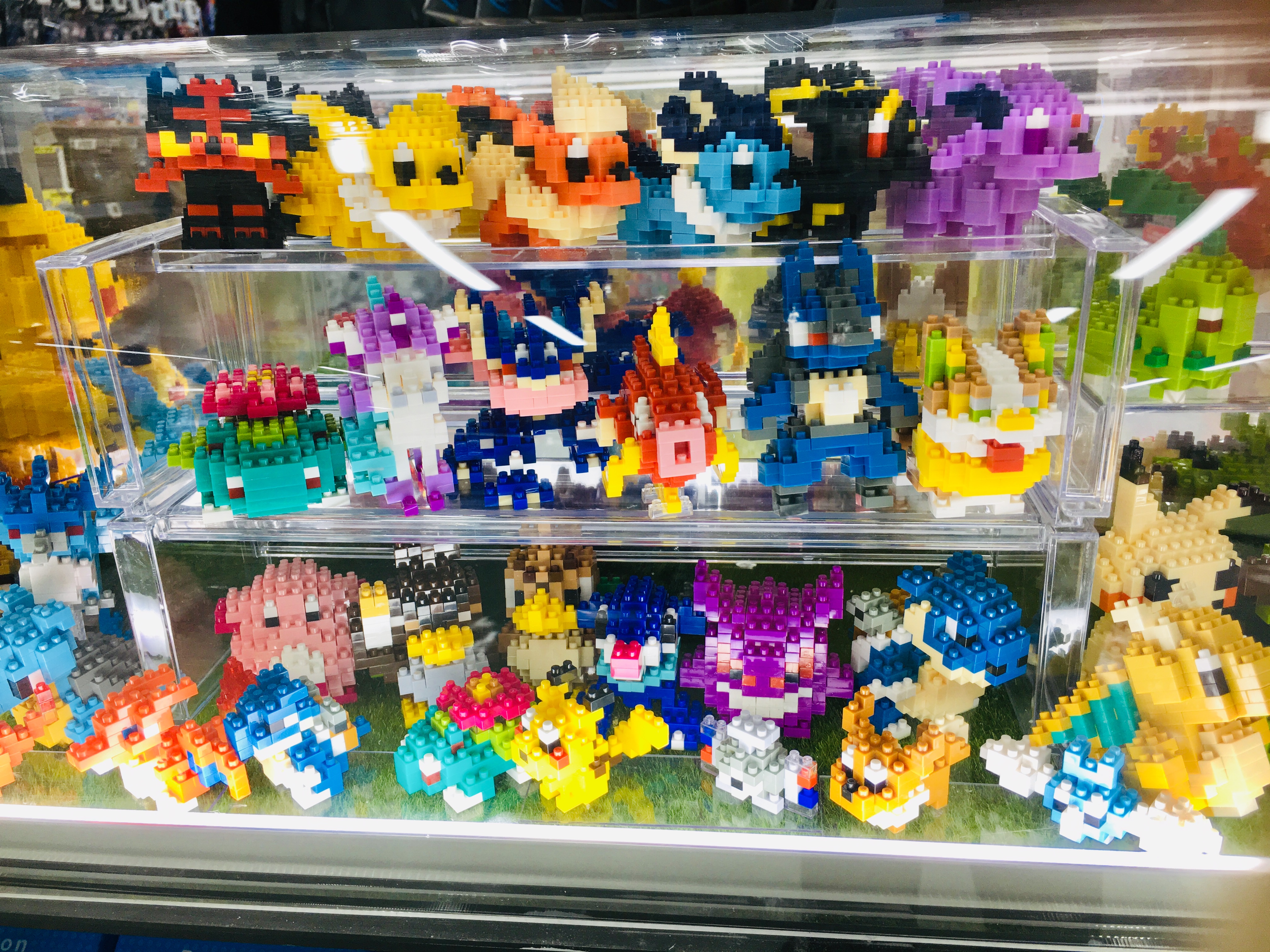 ビックカメラ有楽町店 3 Ses 3世界最小ブロック Nanoblock ってご存知ですか Nanoblock は可愛い動物や大人気のポケモンはもちろん 五重塔やシャチホコなどの日本の観光地まで再現出来ちゃう楽しいブロックトイなんです お子様から大人まで