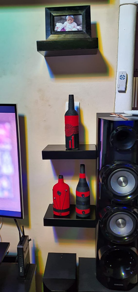 MonyamaneL's tweet image. Mzanzi is alive with possibilities . What started as a fun , playing with bottles and wool is now transforming people`s room to another level . Thank you South Africa .