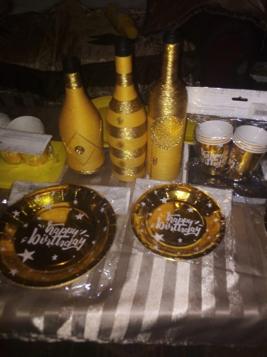 MonyamaneL's tweet image. Mzanzi is alive with possibilities . What started as a fun , playing with bottles and wool is now transforming people`s room to another level . Thank you South Africa .