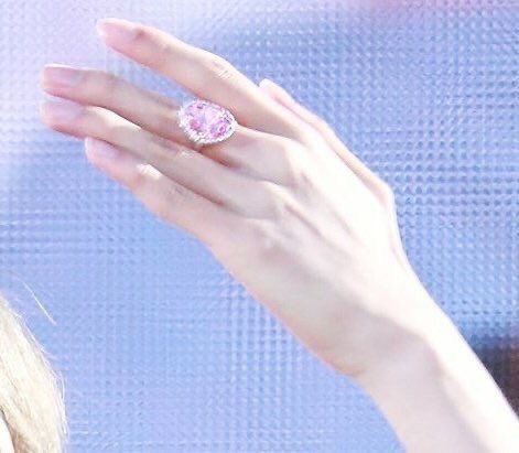 Jin's hands are so beautiful