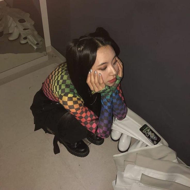 thinkingchae's tweet image. if you wonder where is chaeyoung, she is hiding in my pocket :D