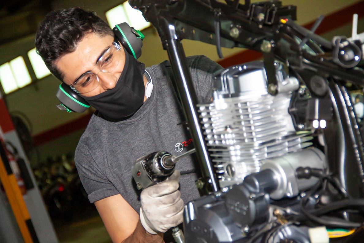 motodinamia's tweet photo. Plan del Gobierno para incrementar la integración de piezas nacionales a las motos producidas en Argentina 👉https://t.co/pyGYp9hZQ2

#motos #motocicleta #acaramotos #cafam #cimbra #cam #cadecom #integracion #piezas #industriaargentina @cafam.motos https://t.co/5XKEJJRsle