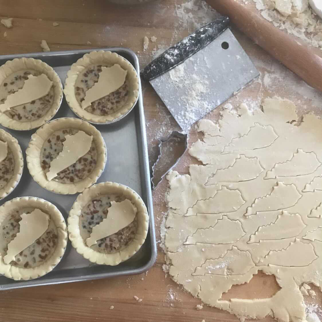 CommunityFarmer's tweet photo. Grab a sweet treat at the Market, and visit the Pie Queen this Saturday! We're open 8-1 on Saturday, and Tuesday from 2-6! - https://t.co/kUplIqeLqK https://t.co/y0daHxNgM1