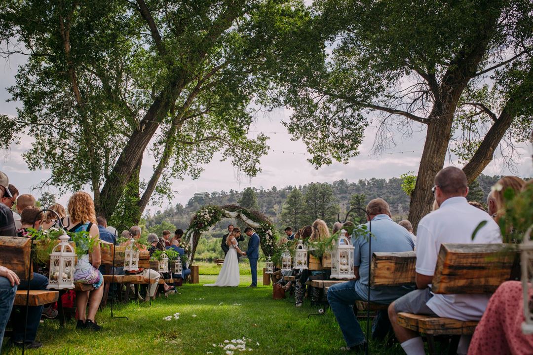 Eventective's tweet photo. Leplatt's Pond knows that your celebration is about you! With over 40 years of experience hosting weddings, you know your happily ever after starts here. Enchanting weddings begin at $10,000! 

https://t.co/csSMxasaUx
#eventective #eventplanning #wedding https://t.co/BAqPm0OjTk