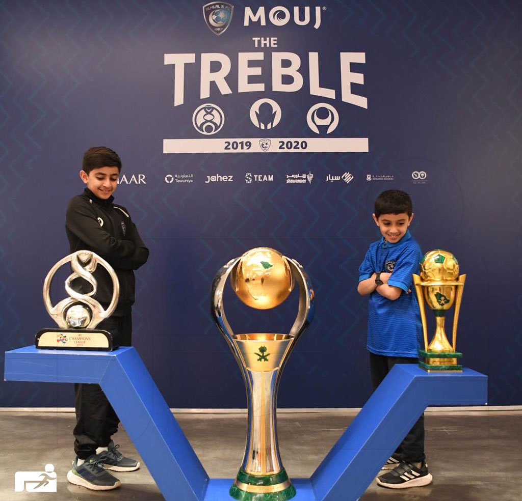 baytAlhilal's tweet photo. 📸| جانب من تصوير الزعماء مع الثلاثية التاريخية في متجر النادي💙.

#الهلال https://t.co/J8s7cm5as1