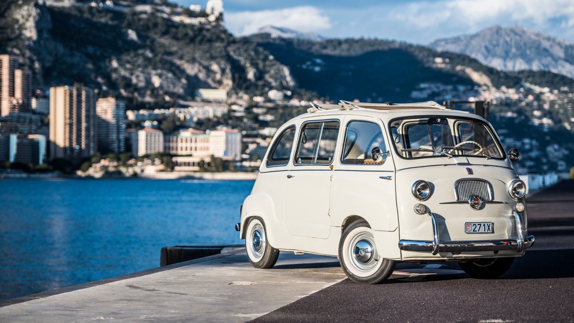 aut0mob's tweet photo. #ThinkingOfWarmerDays this #FiatFriday 🌞
#FiatJolly good fellows 🏖️

📸Remi Dargegen https://t.co/p9g5HByFAZ
